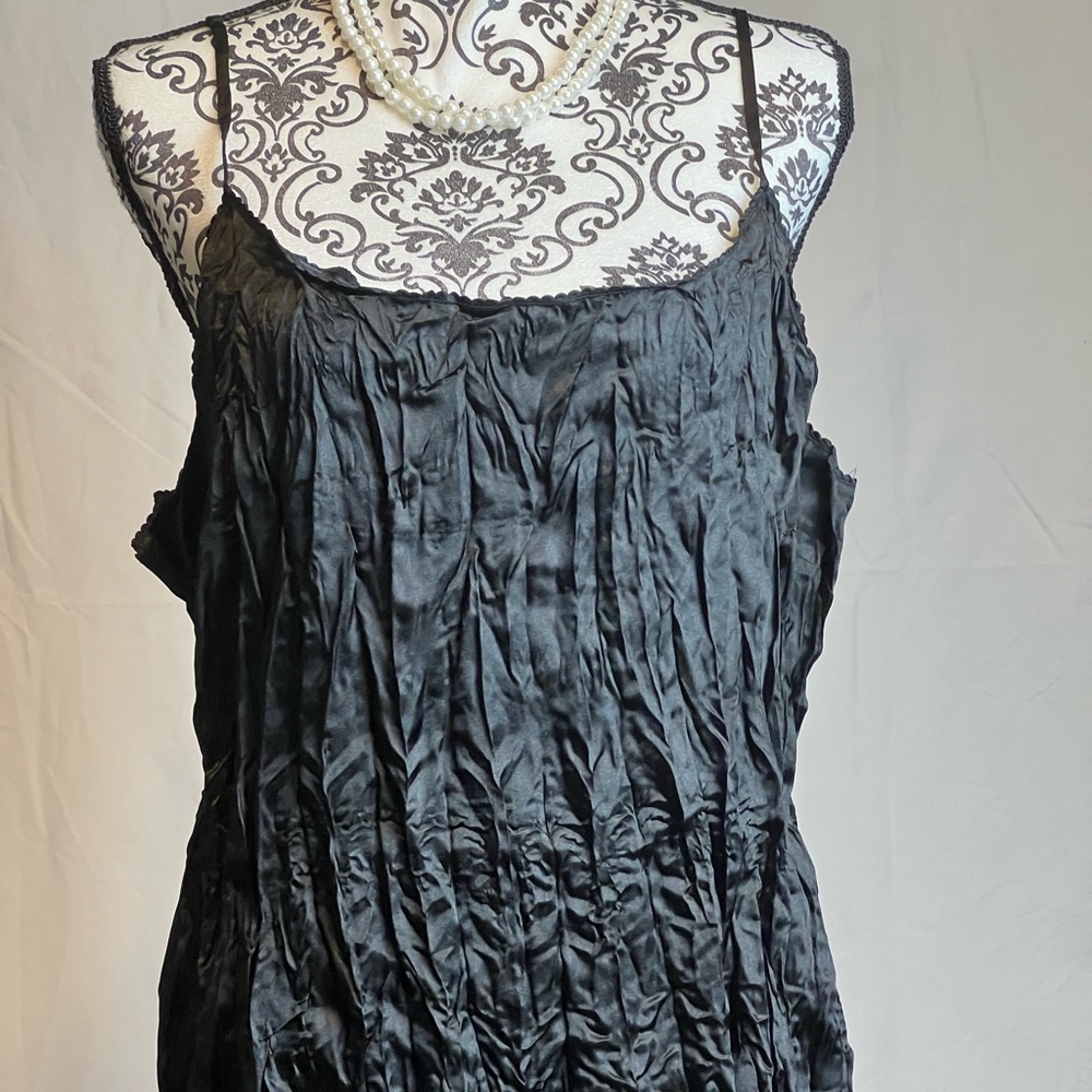 Black, Shiny tank.